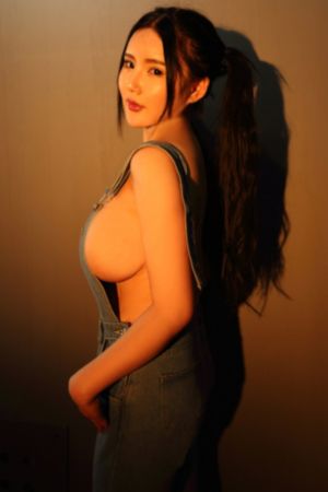 美女跳舞