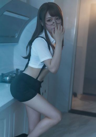广东多地网友拍下不明发光飞行物